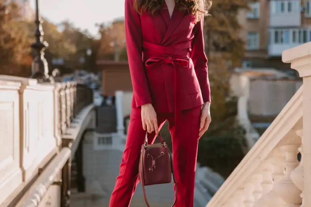 elegancko ubrana kobieta